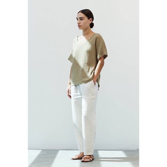 Short Sleeve Cotton Gauze Blouse in Dried Thyme - Picture 4 of 6